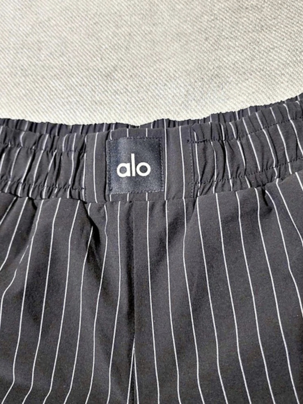 Alo Boxer Shorts Striped Athletic Shorts in Black & Gray Like New - Picture 5 of 8